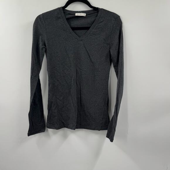 NWOT Active Basic V-neck Gray Long Sleeve t shirt - Picture 1 of 5